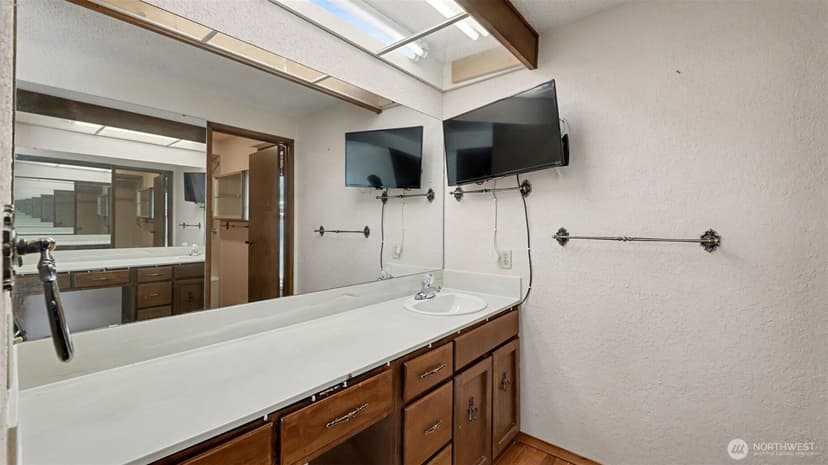 Property photo for 8208 S 124th Street, Seattle photo 27