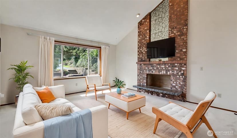 Property photo for 8208 S 124th Street, Seattle photo 5