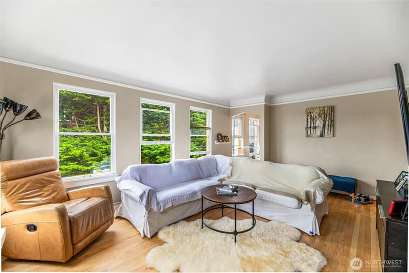 Property photo for 1427 3rd Avenue W #8, Seattle photo 8
