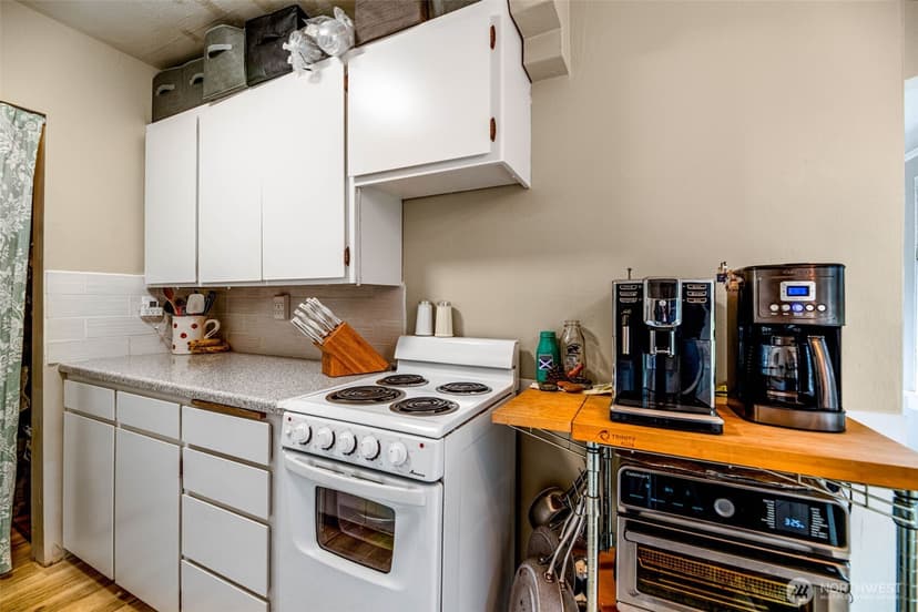 Property photo for 1427 3rd Avenue W #8, Seattle photo 13