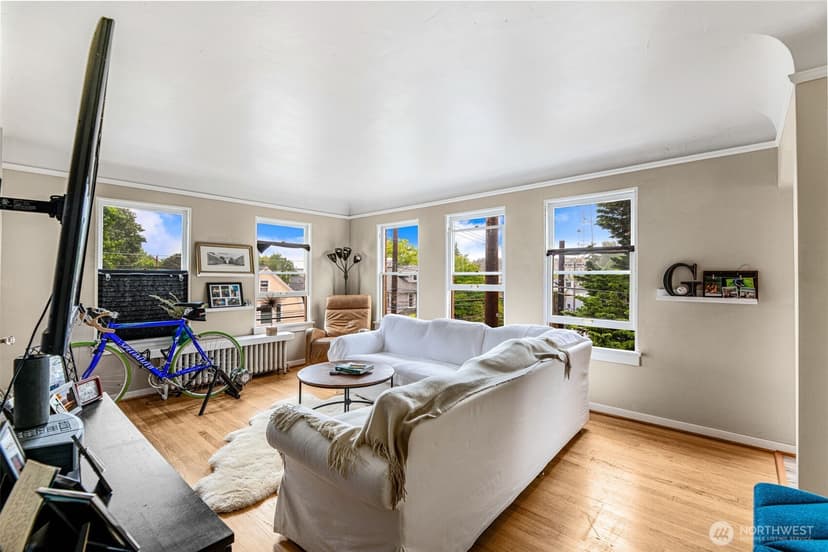 Property photo for 1427 3rd Avenue W #8, Seattle photo 9