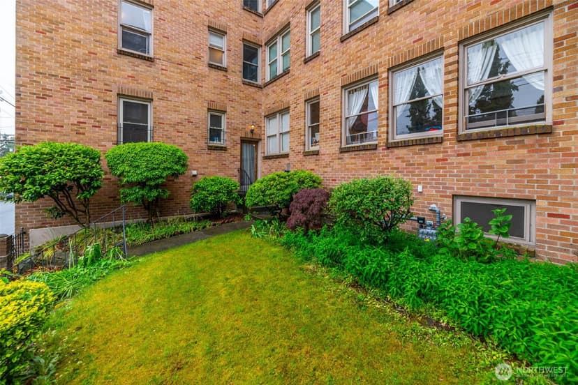 Property photo for 1427 3rd Avenue W #8, Seattle photo 3