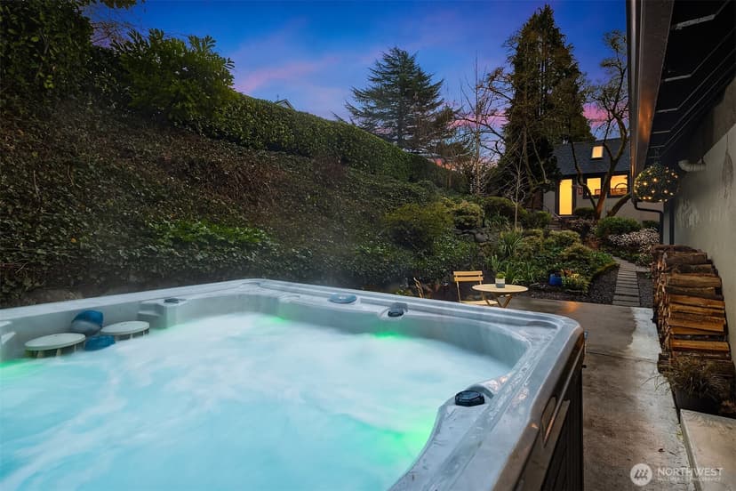 Property photo for 3530 W Laurelhurst Drive NE, Seattle photo 35