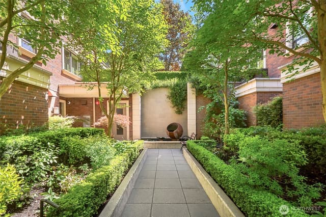 Property photo for 1188 Harvard Avenue E #4, Seattle photo 2