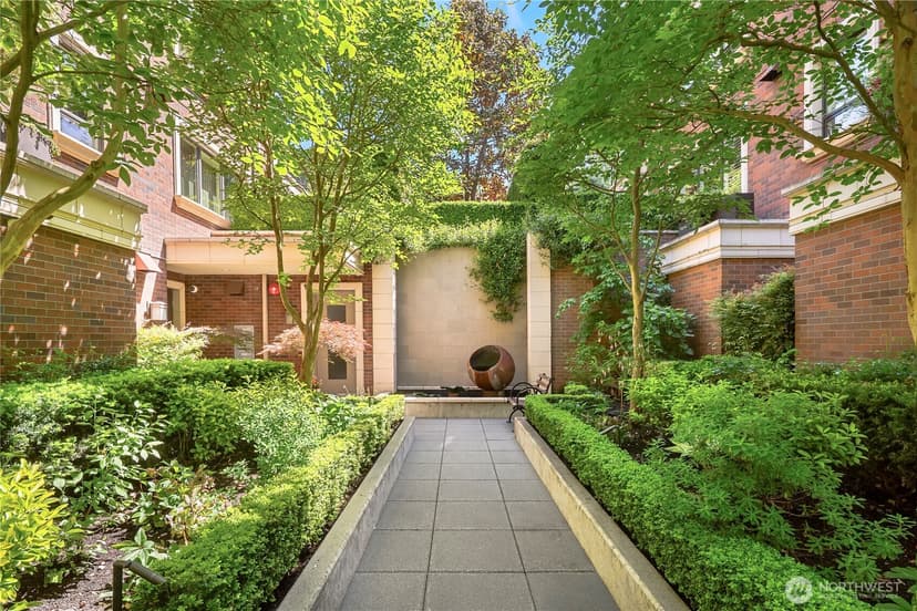 Property photo for 1188 Harvard Avenue E #4, Seattle photo 2