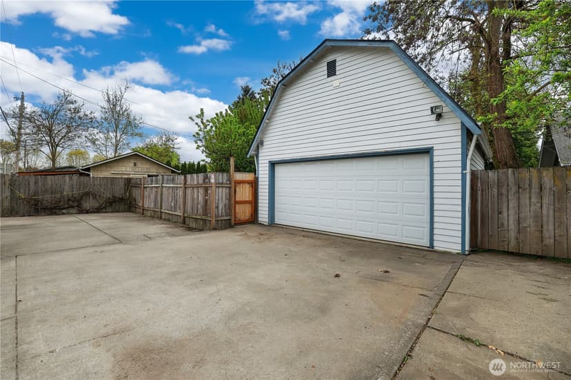 Property photo for 115 F Street SE, Auburn photo 37