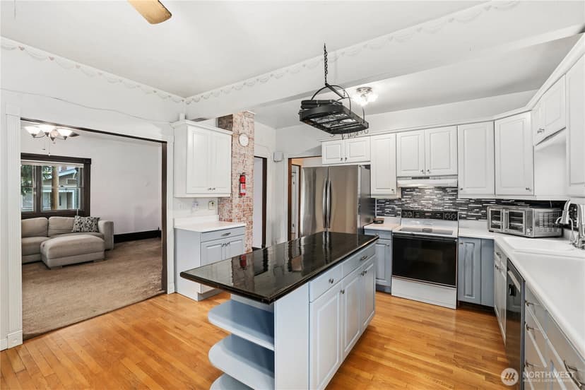 Property photo for 115 F Street SE, Auburn photo 9