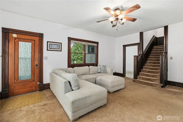 Property photo for 115 F Street SE, Auburn photo 4