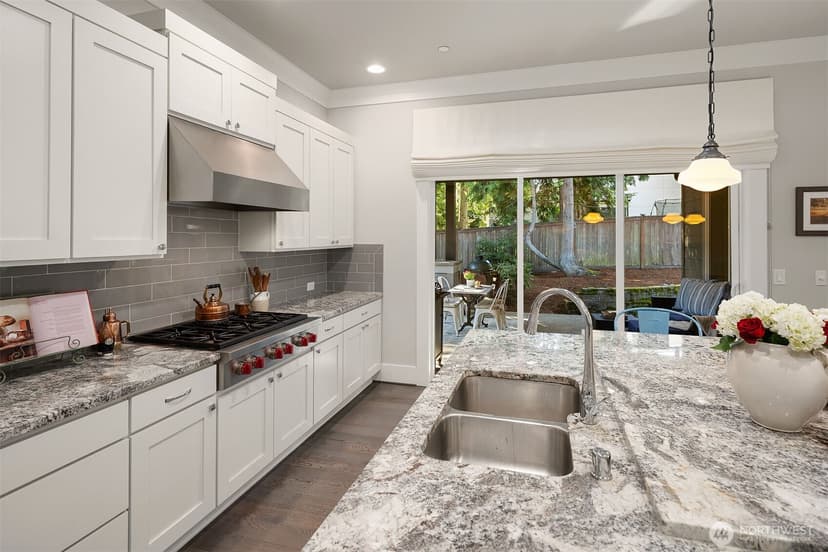 Property photo for 4525 90th Avenue SE, Mercer Island photo 14