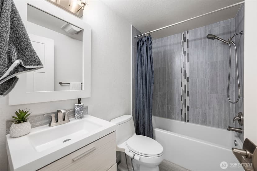 Property photo for 25 E Intercity Avenue, Everett photo 18
