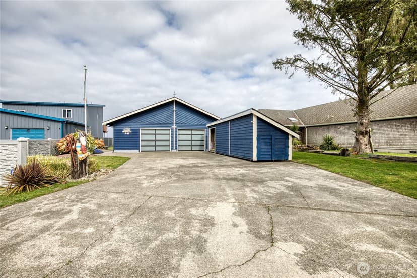 Property photo for 841 Bay View Court SE, Ocean Shores photo 10