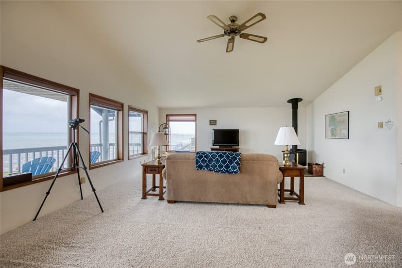 Property photo for 841 Bay View Court SE, Ocean Shores photo 15