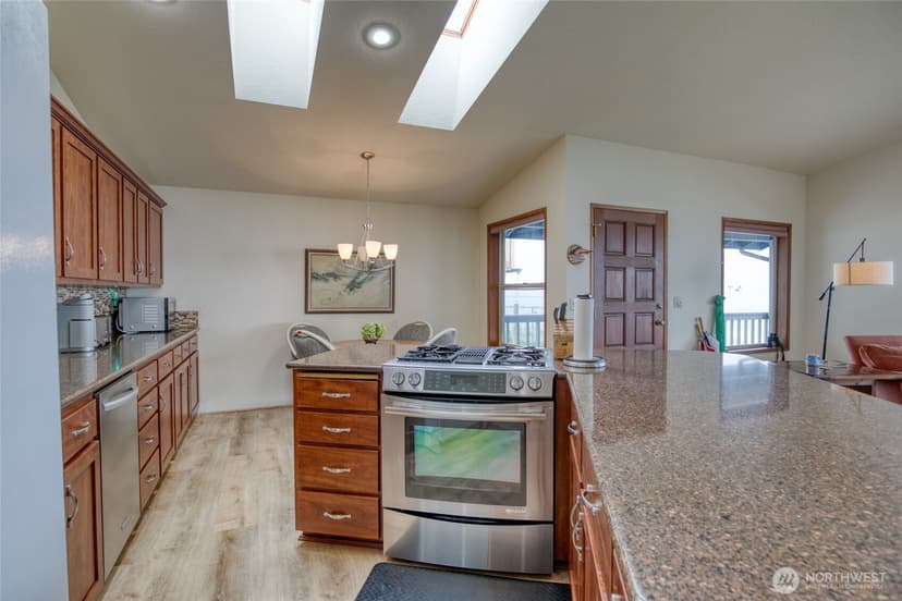 Property photo for 841 Bay View Court SE, Ocean Shores photo 22