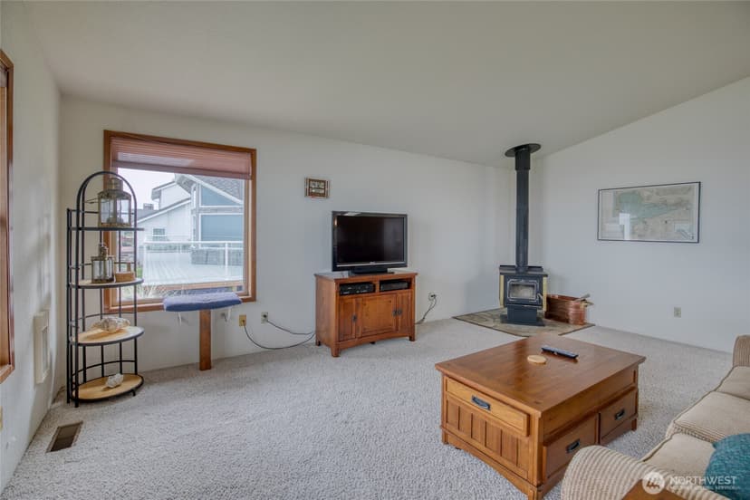 Property photo for 841 Bay View Court SE, Ocean Shores photo 17