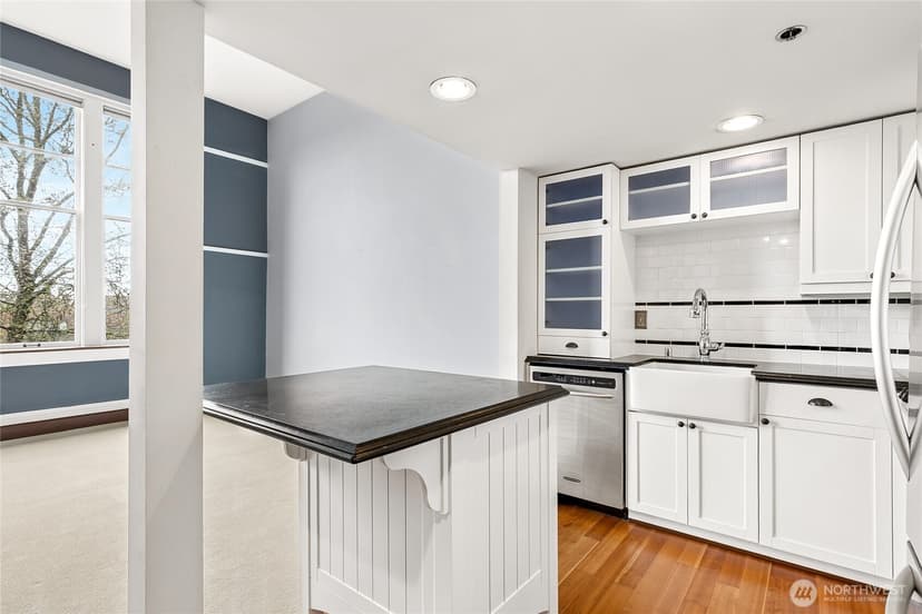 Property photo for 201 Galer Street #414, Seattle photo 6