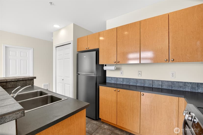 Property photo for 18 Dravus Street #407, Seattle photo 8