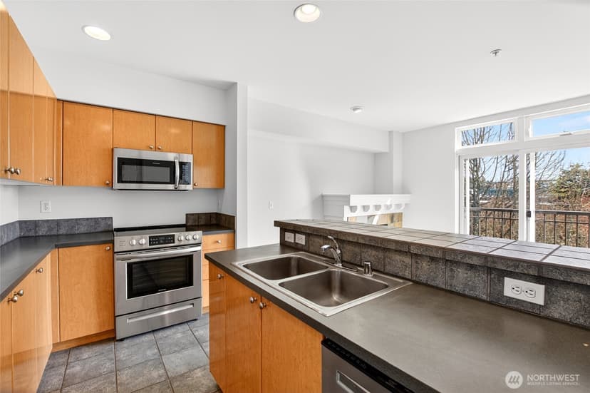 Property photo for 18 Dravus Street #407, Seattle photo 9