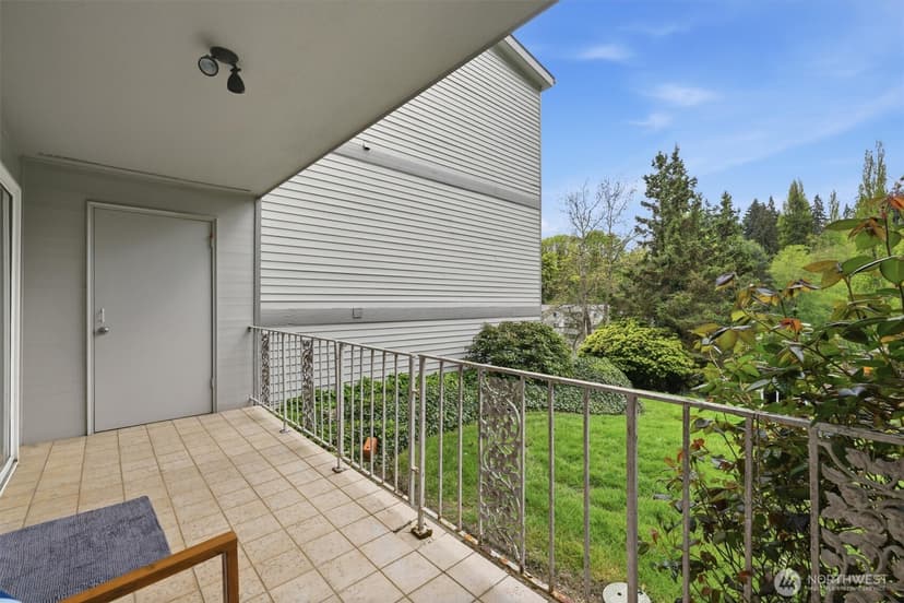 Property photo for 13259 15th Avenue NE #B7, Seattle photo 18