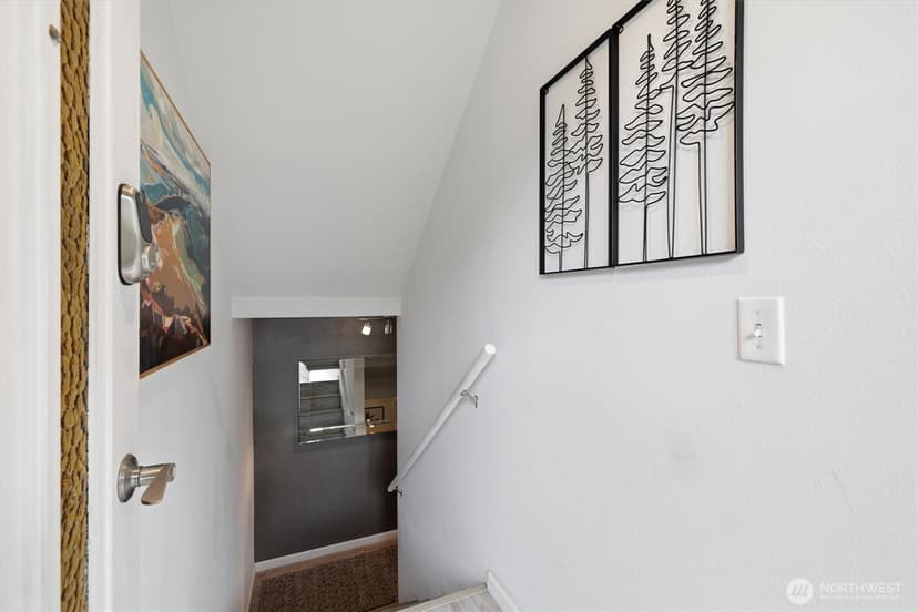 Property photo for 13259 15th Avenue NE #B7, Seattle photo 20