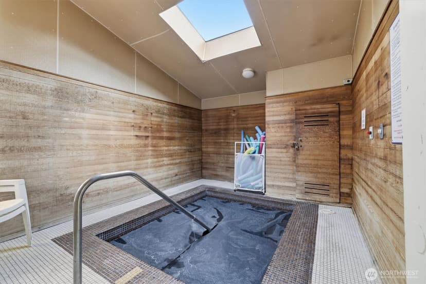 Property photo for 13259 15th Avenue NE #B7, Seattle photo 24