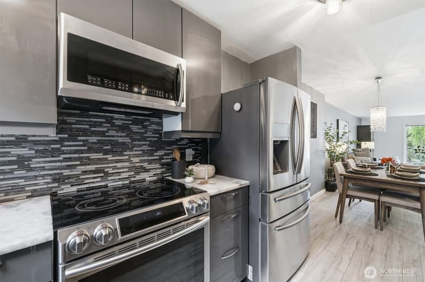 Property photo for 13259 15th Avenue NE #B7, Seattle photo 9