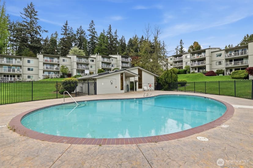 Property photo for 13259 15th Avenue NE #B7, Seattle photo 23