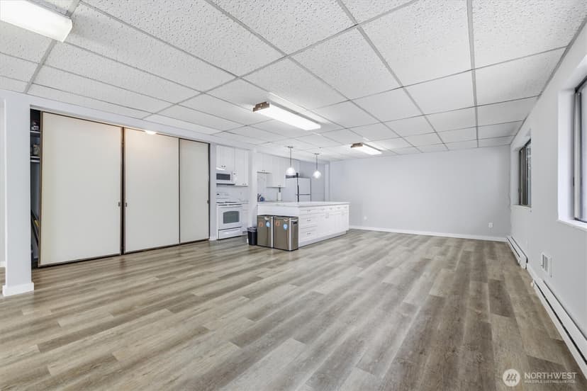 Property photo for 13259 15th Avenue NE #B7, Seattle photo 28