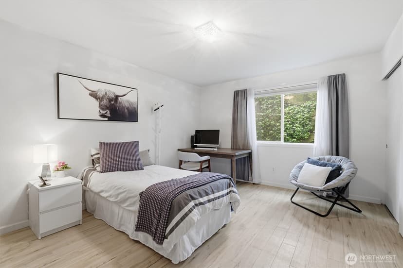 Property photo for 13259 15th Avenue NE #B7, Seattle photo 14