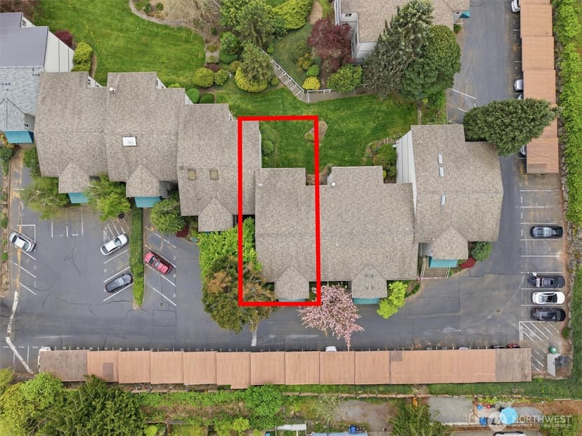 Property photo for 13259 15th Avenue NE #B7, Seattle photo 30