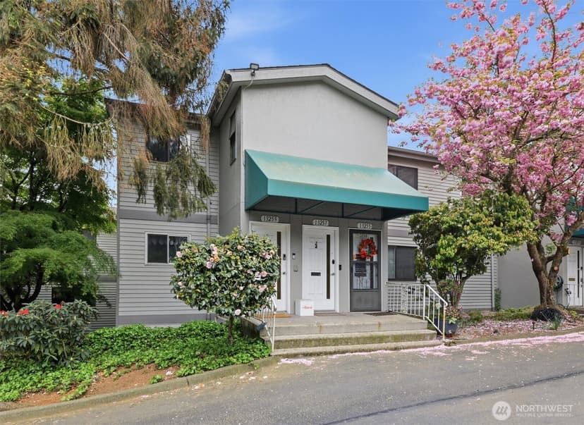 Property photo for 13259 15th Avenue NE #B7, Seattle photo 32