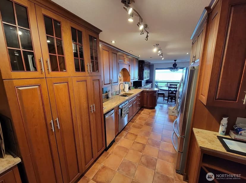 Property photo for 28303 Sound View Drive S #102, Des Moines photo 12