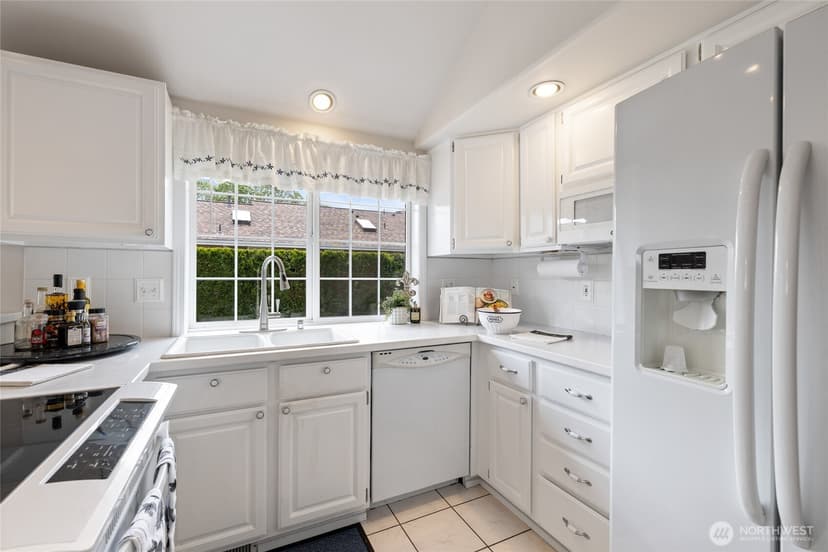 Property photo for 34 Lakewood Oaks Drive SW, Lakewood photo 14