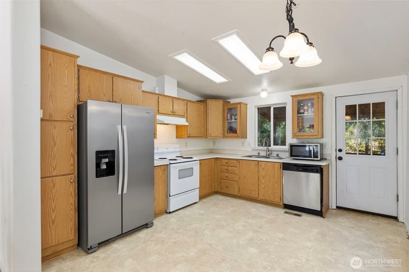 Property photo for 7831 Phillips Road SE, Port Orchard photo 8