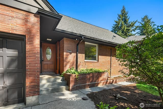 Property photo for 7348 55th Avenue NE, Seattle photo 2
