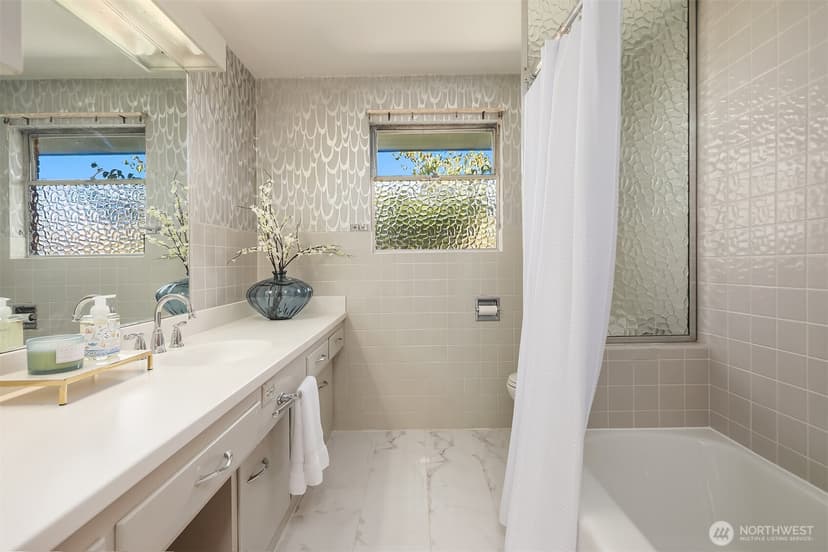 Property photo for 7348 55th Avenue NE, Seattle photo 17