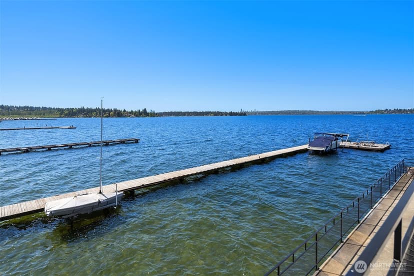 Property photo for 6201 Lake Washington Boulevard NE #203, Kirkland photo 17