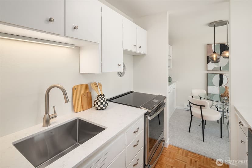 Property photo for 6201 Lake Washington Boulevard NE #203, Kirkland photo 11