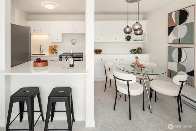Property photo for 6201 Lake Washington Boulevard NE #203, Kirkland photo 4