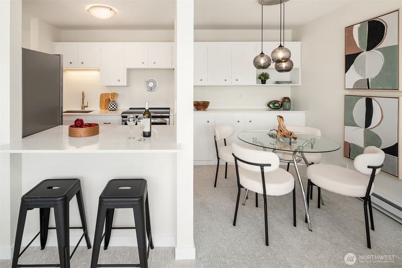 Property photo for 6201 Lake Washington Boulevard NE #203, Kirkland photo 4