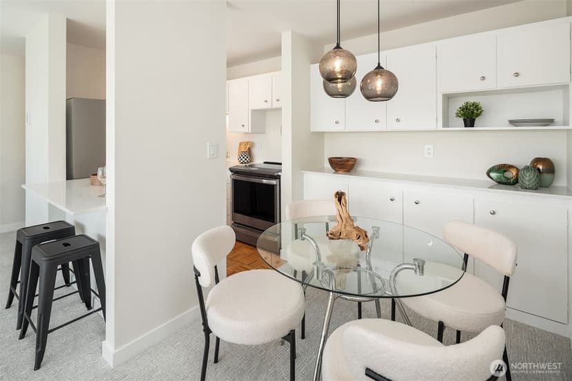 Property photo for 6201 Lake Washington Boulevard NE #203, Kirkland photo 14