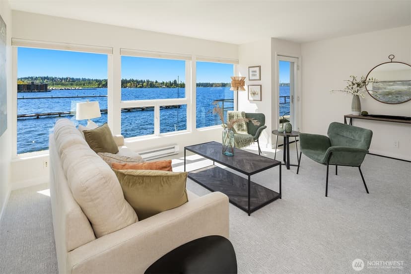 Property photo for 6201 Lake Washington Boulevard NE #203, Kirkland photo 2