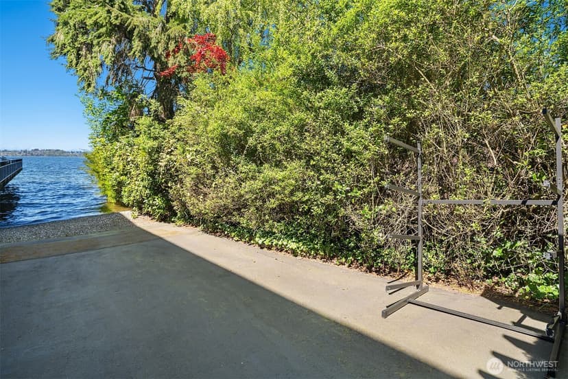 Property photo for 6201 Lake Washington Boulevard NE #203, Kirkland photo 31