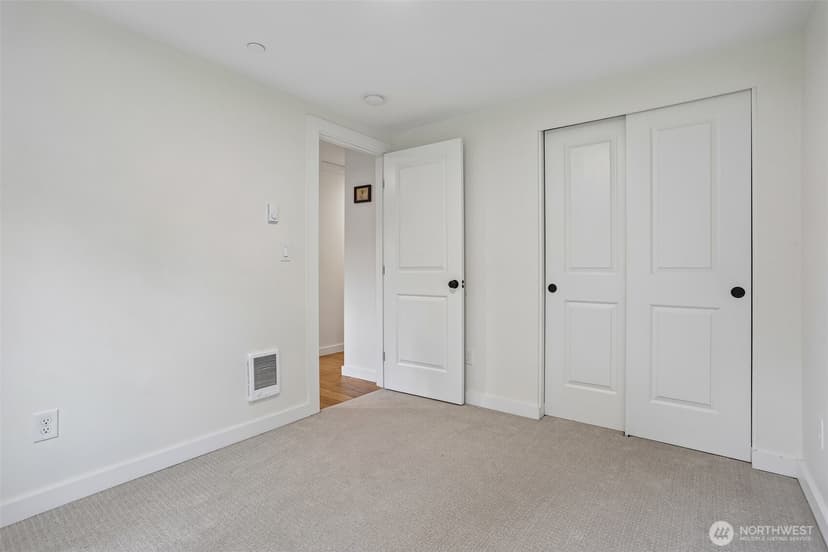 Property photo for 13428 6th Avenue S, Burien photo 21