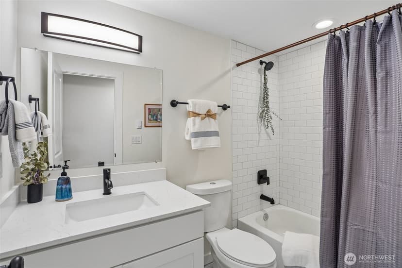 Property photo for 13428 6th Avenue S, Burien photo 20