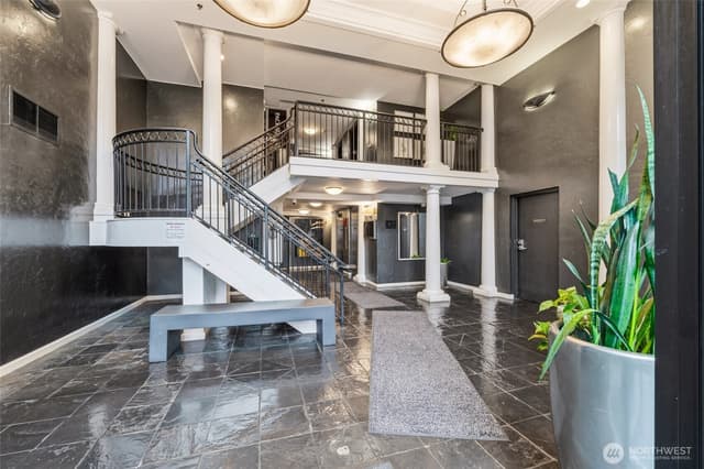 Property photo for 425 Vine Street #708, Seattle photo 4