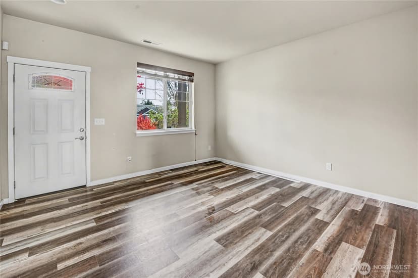 Property photo for 2413 165th Street E, Tacoma photo 3