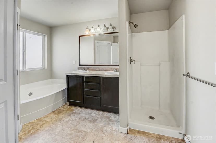 Property photo for 2413 165th Street E, Tacoma photo 11