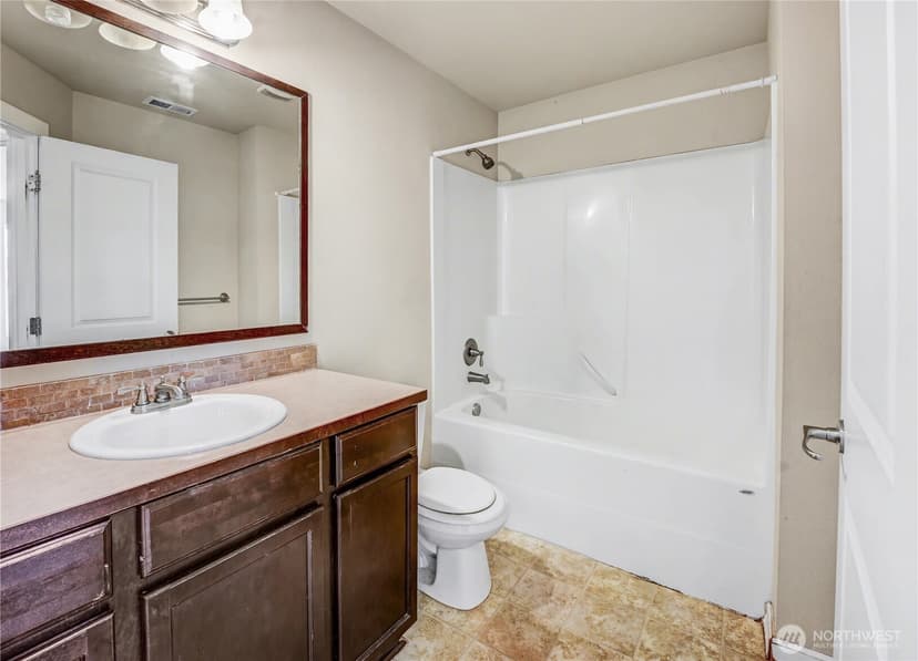 Property photo for 2413 165th Street E, Tacoma photo 14