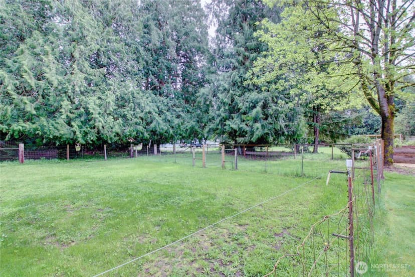 Property photo for 19023 23rd Avenue NE, Arlington photo 35