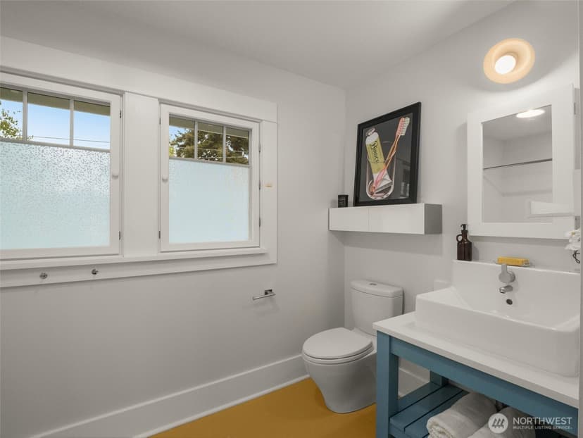 Property photo for 1909 4th Avenue N, Seattle photo 22